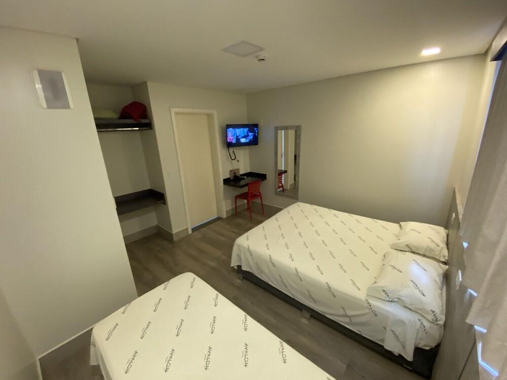 Hotel Avalon Maringa Economico Bagian luar foto