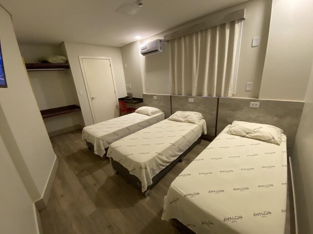 Hotel Avalon Maringa Economico Bagian luar foto